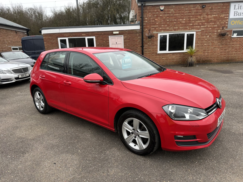 2016 Volkswagen Golf 1.6 Tdi Bluemotion Tech Match Edition in Red — image 1