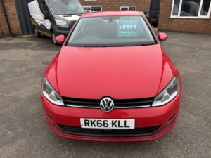 2016 Volkswagen Golf 1.6 Tdi Bluemotion Tech Match Edition in Red — image 3
