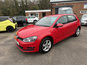 2016 Volkswagen Golf 1.6 Tdi Bluemotion Tech Match Edition in Red — image 4