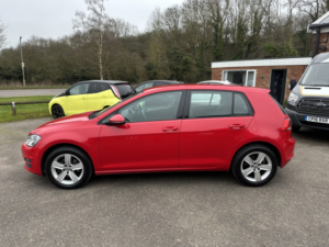 2016 Volkswagen Golf 1.6 Tdi Bluemotion Tech Match Edition in Red — image 5