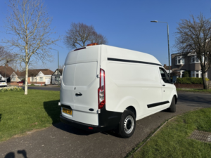 2022 Ford Transit Custom 2.0 Transit Custom Leader Van 320 L2 2.0l Ecoblue 130ps Fwd 6 Speed Manual in White — image 4