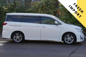2012 Nissan Elgrand 2.5 Highway Star 5dr 7 Seats in White — image 2