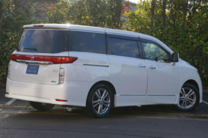 2012 Nissan Elgrand 2.5 Highway Star 5dr 7 Seats in White — image 4