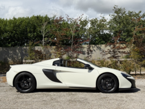 2016 Mclaren 650s 3.8 T V8 in White — image 2