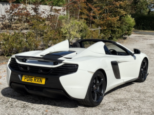 2016 Mclaren 650s 3.8 T V8 in White — image 3