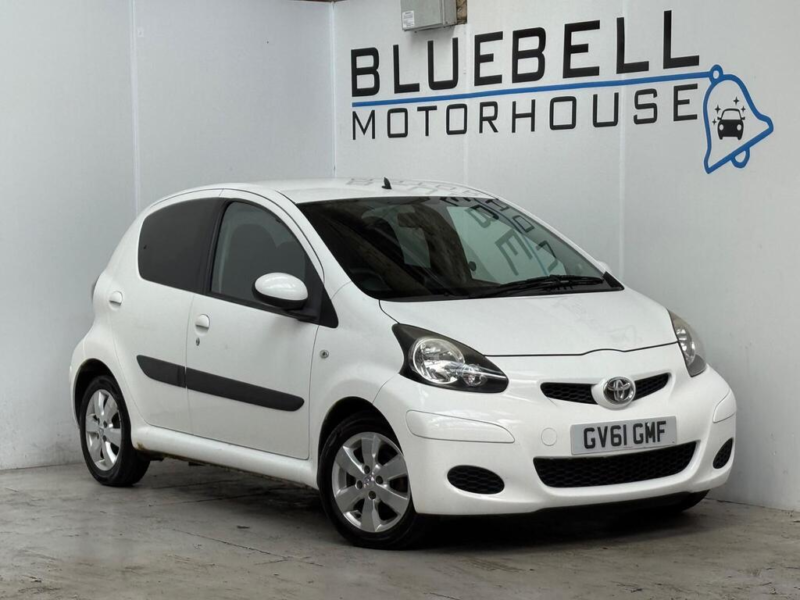 2011 Toyota Aygo 1.0 Vvt-I Go Euro 5 5dr in White — image 1