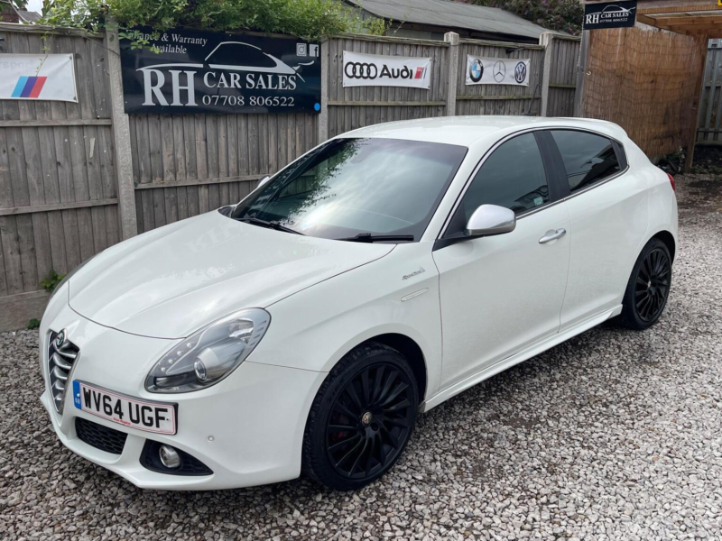 2014 Alfa Romeo Giulietta 2.0 Jtdm-2 Sportiva Nav Tct Euro 5 (s/s) 5dr in White — image 1