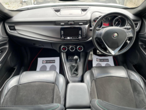 2014 Alfa Romeo Giulietta 2.0 Jtdm-2 Sportiva Nav Tct Euro 5 (s/s) 5dr in White — image 4