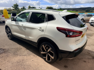 2018 Nissan Qashqai 1.2 Dig-T Tekna SUV 5dr Petrol Manual Euro 6 (s/s) (115 Ps) in White — image 4