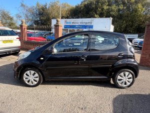 2009 Citroen C1 1.0i Vtr Euro 4 5dr in Black — image 3