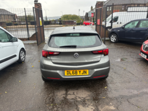 2018 Vauxhall Astra 1.0i Turbo Ecotec Elite Nav Hatchback 5dr Petrol Manual Euro 6 (s/s) (105 Ps) in Grey — image 4