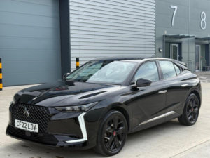 2022 Ds Automobiles Ds 4 1.6 E-Tense 12.4kwh Performance Line Eat8 Euro 6 (s/s) 5dr in Black — image 5