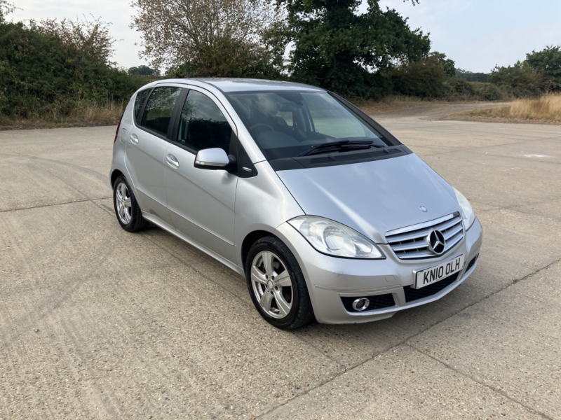 2010 Mercedes-Benz A Class 2.0 A180 Cdi Avantgarde Se in Silver — image 1