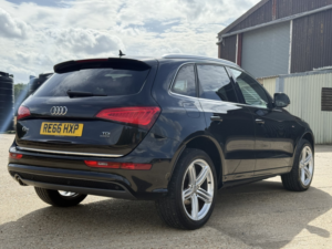 2016 Audi Q5 2.0 Tdi S Line Plus in Black — image 3