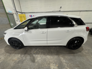 2019 Citroen C4 1.2 Puretech Flair in White — image 3