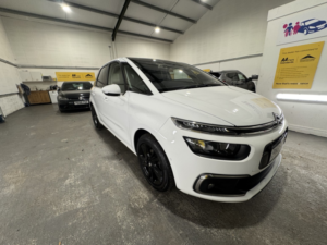 2019 Citroen C4 1.2 Puretech Flair in White — image 6