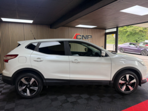 2015 Nissan Qashqai 1.5 Dci N-Tec SUV 5dr Diesel Manual 2WD Euro 6 (s/s) (110 Ps) in White — image 2