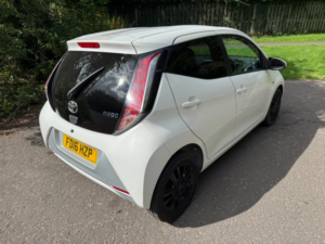 2016 Toyota Aygo 1.0 Vvt-I X-Pure Hatchback 5dr Petrol Manual Euro 6 (68 Ps) in White — image 4