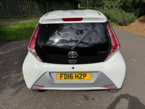 2016 Toyota Aygo 1.0 Vvt-I X-Pure Hatchback 5dr Petrol Manual Euro 6 (68 Ps) in White — image 5