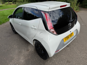 2016 Toyota Aygo 1.0 Vvt-I X-Pure Hatchback 5dr Petrol Manual Euro 6 (68 Ps) in White — image 6