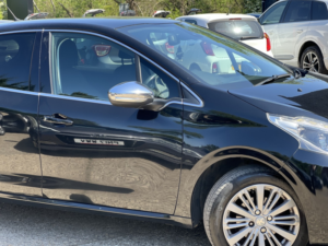 2017 Peugeot 208 1.2 Puretech Allure in Black — image 6