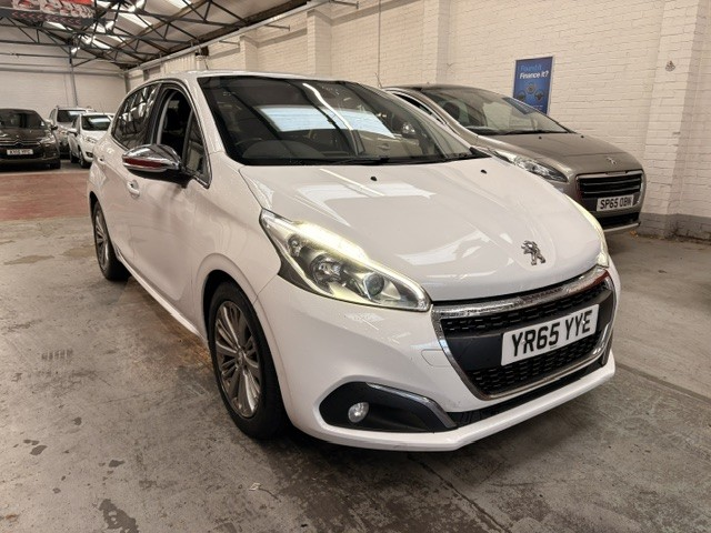 2015 Peugeot 208 1.6 Bluehdi Allure in White — image 1
