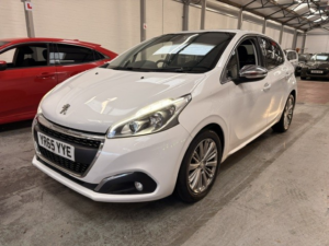 2015 Peugeot 208 1.6 Bluehdi Allure in White — image 2