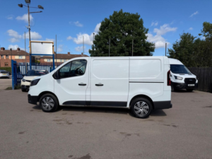 2023 Renault Trafic 2.0 Dci Blue Sl30 Advance L1 H1 Euro 6 (s/s) 5dr in White — image 4