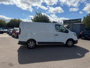 2023 Renault Trafic 2.0 Dci Blue Sl30 Advance L1 H1 Euro 6 (s/s) 5dr in White — image 6