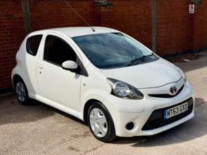 2013 Toyota Aygo 1.0 Vvt-I Move Euro 5 3dr in White — image 2
