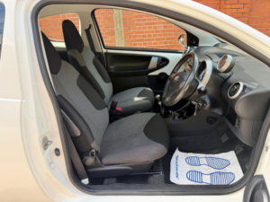 2013 Toyota Aygo 1.0 Vvt-I Move Euro 5 3dr in White — image 3