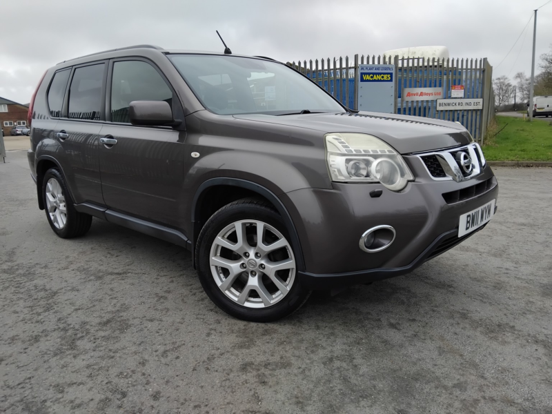 2011 Nissan X-Trail 2.0 Dci Tekna in Beige — image 1