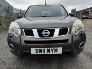 2011 Nissan X-Trail 2.0 Dci Tekna in Beige — image 3