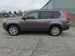2011 Nissan X-Trail 2.0 Dci Tekna in Beige — image 5