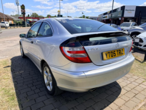 2005 Mercedes-Benz C Class 1.8 C200 Kompressor Se 2dr in Silver — image 4