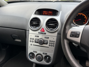 2013 Vauxhall Corsa 1.2 I Ecoflex 16v Exclusiv in Silver — image 4