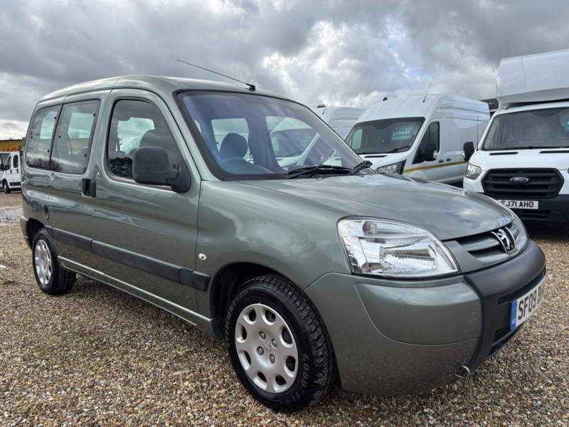 2009 Peugeot Partner 5 SEAT Wav Wheelchair Accessible Vehicle 1.4 Petrol in Green — image 1