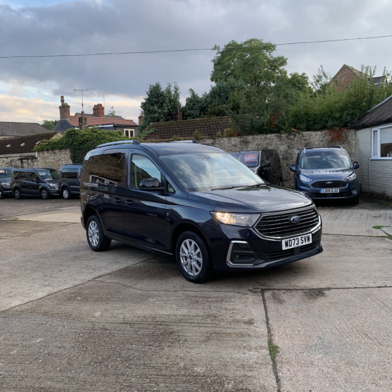 2024 Ford Tourneo Connect 2.0 Tourneo Connect Titanium Tourneo L1 2.0l Ecoblue 122ps Fwd 6 Speed Manual in Blue — image 1