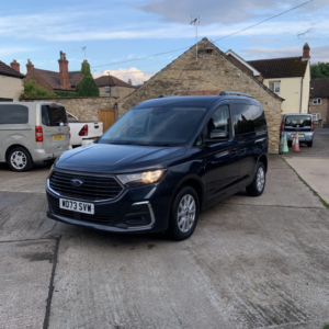 2024 Ford Tourneo Connect 2.0 Tourneo Connect Titanium Tourneo L1 2.0l Ecoblue 122ps Fwd 6 Speed Manual in Blue — image 5