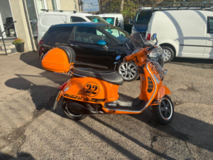 2013 Piaggio Vespa Gts 125 125 Supersport Scooter Petrol CVT (15 Ps) in Orange — image 2