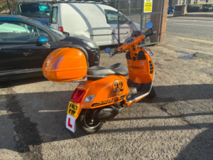 2013 Piaggio Vespa Gts 125 125 Supersport Scooter Petrol CVT (15 Ps) in Orange — image 3