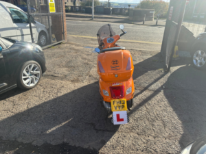 2013 Piaggio Vespa Gts 125 125 Supersport Scooter Petrol CVT (15 Ps) in Orange — image 4