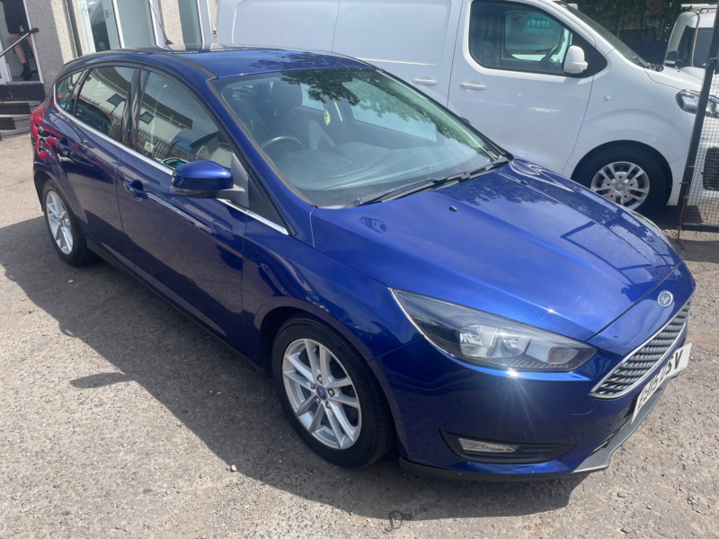 2015 Ford Focus 1.6 Zetec Hatchback 5dr Petrol Powershift Euro 6 (125 Ps) in Blue — image 1