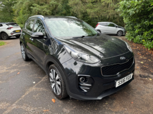 2016 Kia Sportage 1.7 Crdi 3 SUV 5dr Diesel Manual Euro 6 (s/s) (114 Bhp) in Black — image 2
