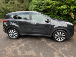 2016 Kia Sportage 1.7 Crdi 3 SUV 5dr Diesel Manual Euro 6 (s/s) (114 Bhp) in Black — image 4