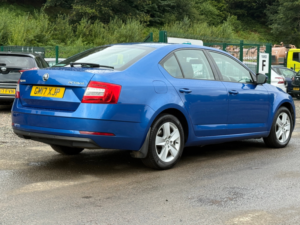 2017 Skoda Octavia 1.6 Tdi Se Hatchback 5dr Diesel Manual Euro 6 (s/s) (115 Ps) in Blue — image 5