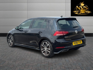 2018 Volkswagen Golf 2.0 Tdi R-Line in Black — image 5