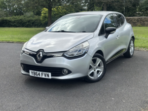 2014 Renault Clio 1.2 Dynamique Medianav 1.2 16v 75 in Silver — image 2