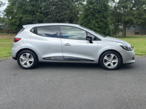 2014 Renault Clio 1.2 Dynamique Medianav 1.2 16v 75 in Silver — image 5