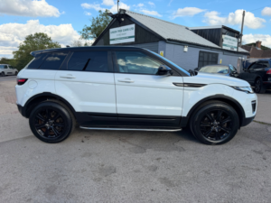 2015 Land Rover Range Rover Evoque 2.0 Td4 Se Tech SUV 5dr Diesel Auto 4WD Euro 6 (s/s) (180 Ps) in White — image 5